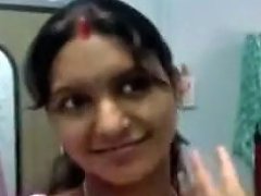 Dirty Minded Ugly Indian Married Woman Flashes Her Big Tits In Bra On Cam
